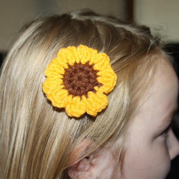 🌻✨🧶 Crochet Sunflower Hair Clips · Set of Two · Handmade & NWT - Picture 3 of 5